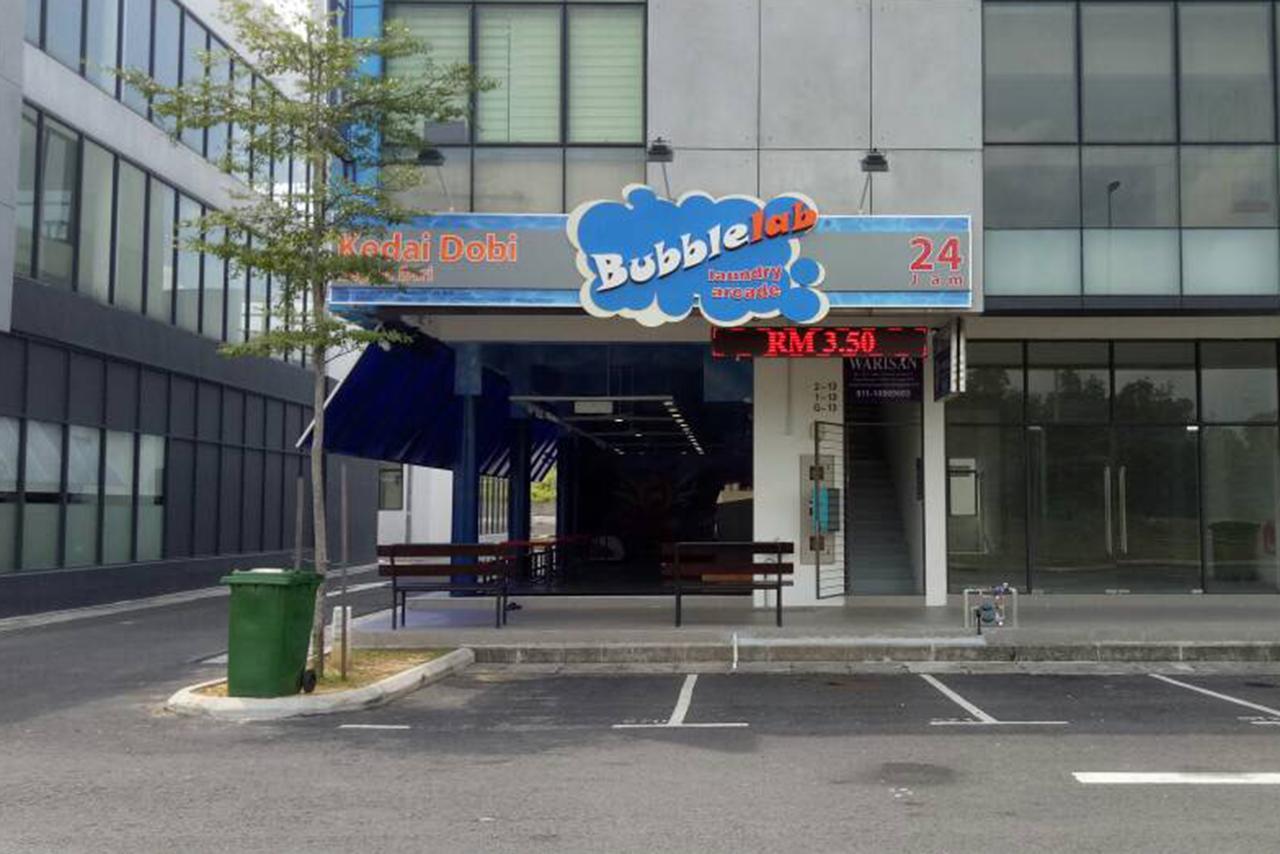 Hotel Zamburger Kota Warisan Sepang Exterior photo